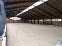 Der Reithallenboden ist fertiggestellt